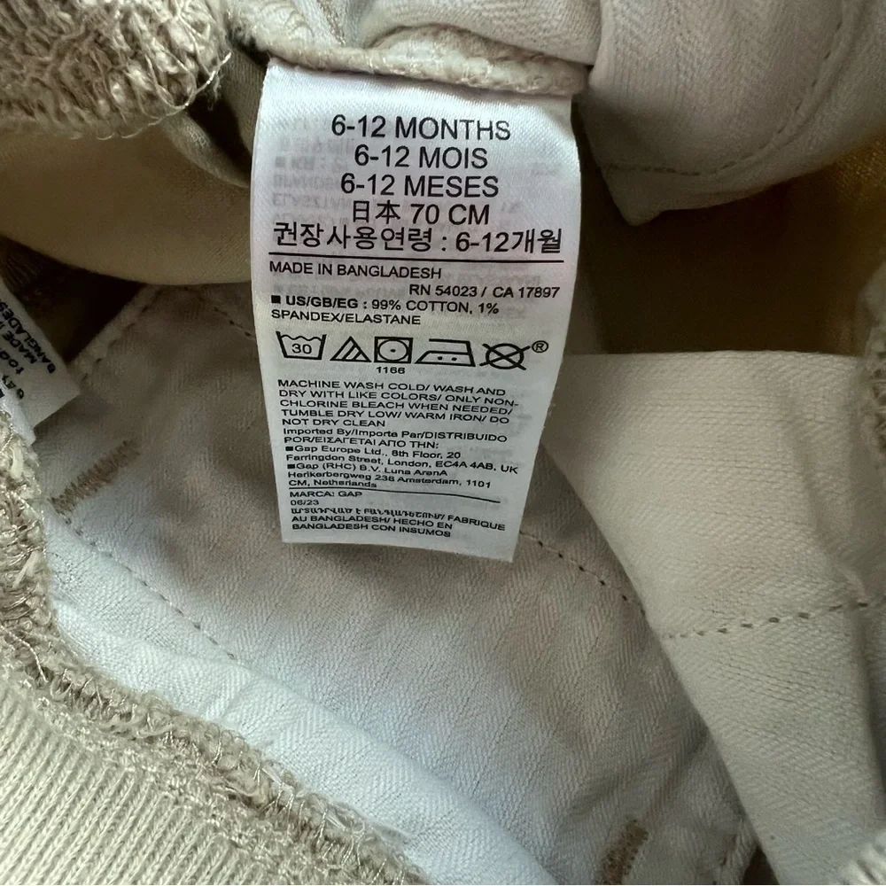 Baby Gap Pull on Khakis in Size 6-12 Months